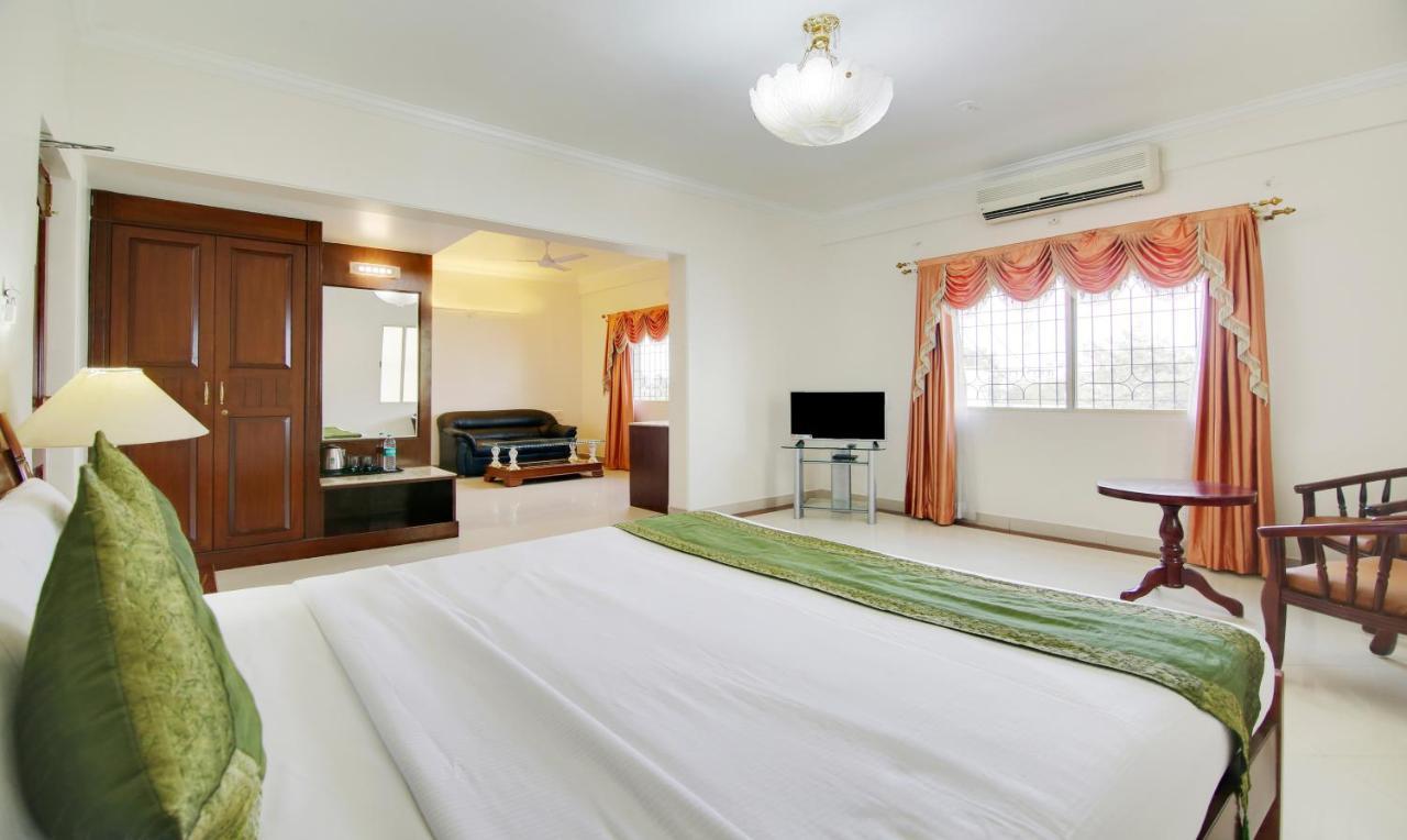 Treebo Trend President Suites Bangalore Exterior foto